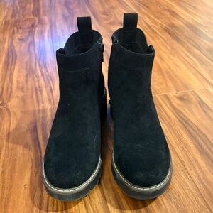 Sonoma Black suede style ankle boot size 7.5